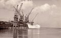 Haven schip alleen aan de kade